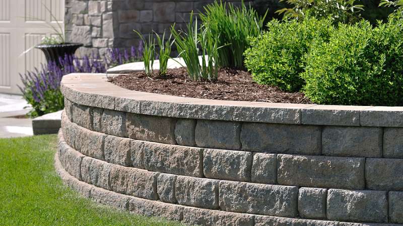 retaining wall installation